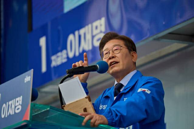 이재명 21대 대통령이 기본소득제와 지역화폐를 연계한 복지 정책을 강하게 추진 중이다 (이미지=이재명 대통령 블로그)