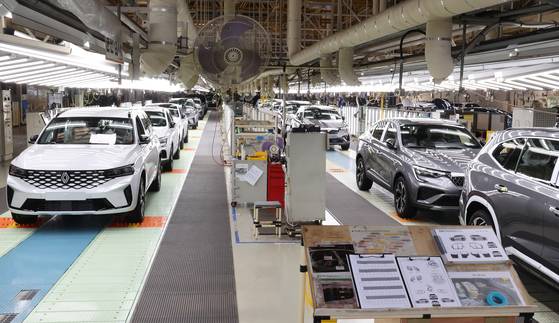 부산 강서구 르노코리아 부산공장에서 그랑콜레오스 등이 생산되고 있다. 연합뉴스