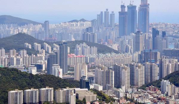 부산의 아파트 단지.