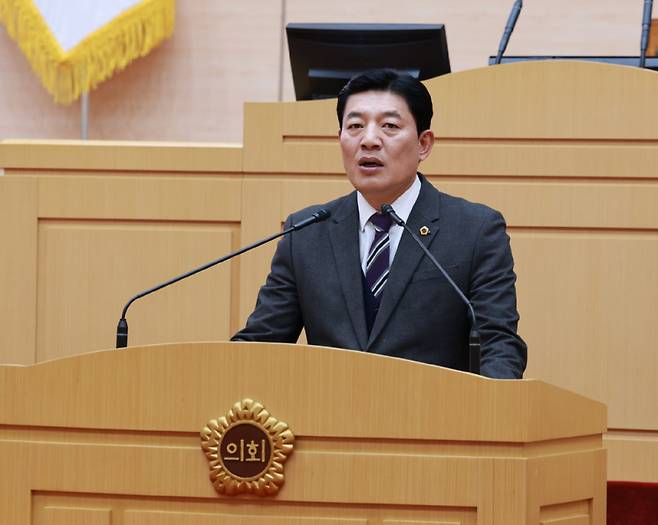 전남도의회 정철(장성1, 민주) 의원은 17일 열린 제397회 제1차 정례회 본회의에서 5분 자유발언을 통해 전남체육회 내 ‘유소년 체육 분과’ 신설을 제안하며 학생 체육 환경 개선을 위한 정책 전환을 촉구했다. /전남도의회