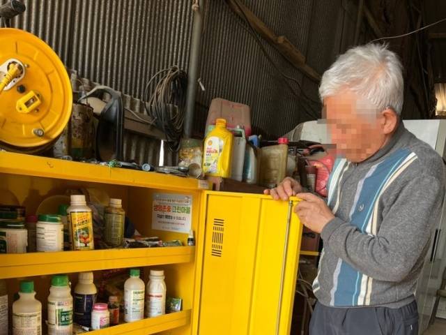 ‘생명존중 그린마을 사업’을 통해 전국 최초로 보급되기 시작한 농약안전보관함. 화성시자살예방센터 제공