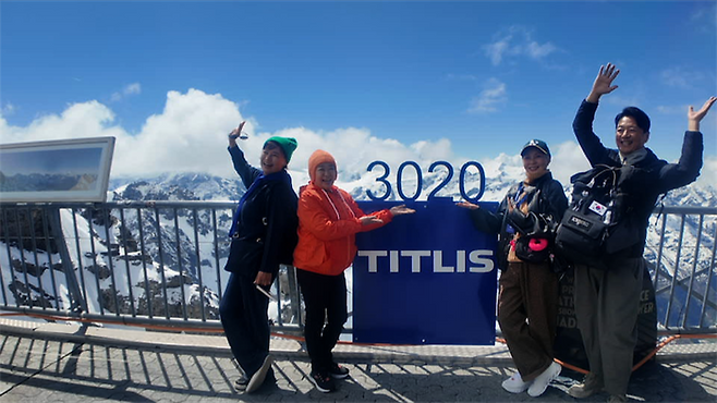 KBS 여행 예능 ‘같이 삽시다’를 통해 공개되는 박원숙, 혜은이, 홍진희, 윤다훈이 함께 떠난 스위스 루체른 호수 여행 / 사진=스위스정부관광청