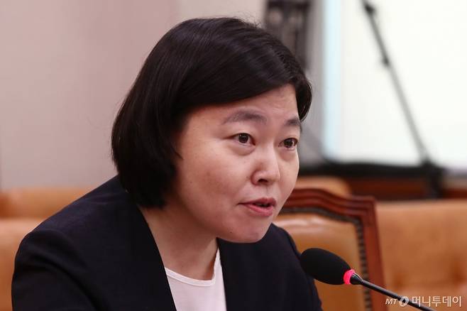 (서울=뉴스1) 이광호 기자 = 임은정 대전지방검찰청 부장검사가 14일 오전 서울 여의도 국회에서 열린 김영철 서울북부지검 차장검사 '탄핵소추사건 조사'와 관련한 청문회에 증인으로 출석해 의원 질의에 답하고 있다.   이날 김건희 여사를 비롯한 주요 증인들은 불출석했다. 2024.8.14/뉴스1  Copyright (C) 뉴스1. All rights reserved. 무단 전재 및 재배포,  AI학습 이용 금지. /사진=(서울=뉴스1) 이광호 기자