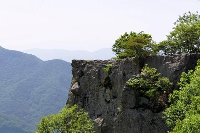 오봉산 마당바위. 경주문화관광 홈페이지 캡처
