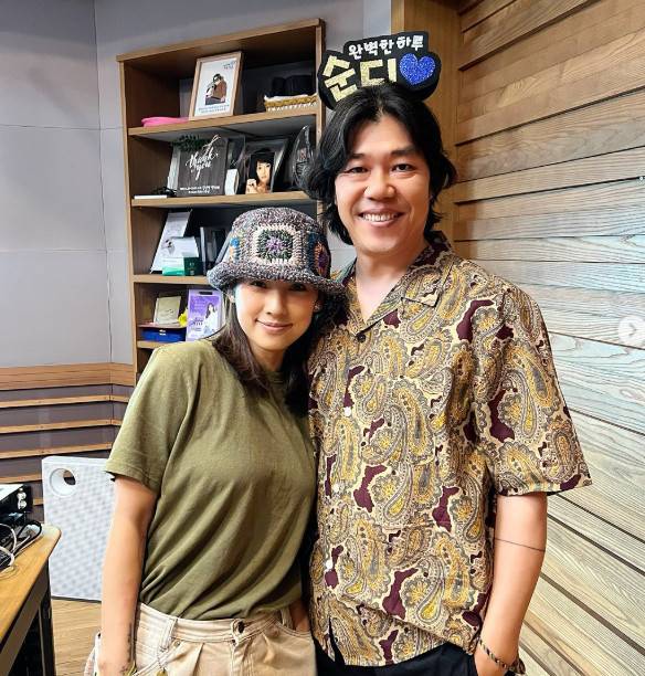 왼쪽부터 이효리, 이상순/‘완벽한 하루’ 공식 소셜미디어