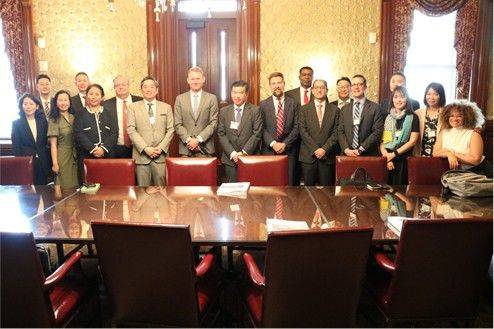 [서울=뉴시스] '2025 워싱턴 도어녹'에 참여한 암참 대표단과 미국 측 관계자들 모습. (사진=주한미국상공회의소) 2025.06.17 photo@newsis.com *재판매 및 DB 금지 *재판매 및 DB 금지