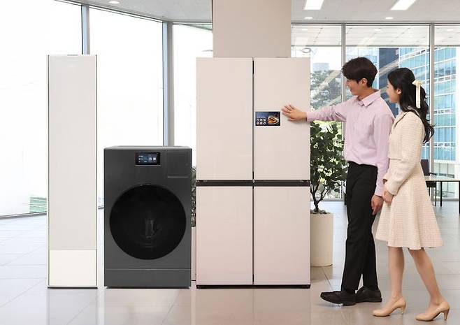 [서울=뉴시스]삼성전자 'AI 가전 3대장' 에어컨·냉장고·세탁기 (사진= 삼성전자) 2025.06.10. photo@newsis.com   *재판매 및 DB 금지