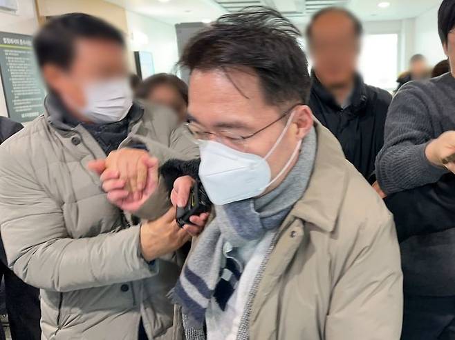 [대구=뉴시스] 김정화 기자 = 정치자금법 위반 혐의로 기소된 윤석준 대구 동구청장의 첫 공판이 진행됐다. 2025.01.09. jungk@newsis.com *재판매 및 DB 금지