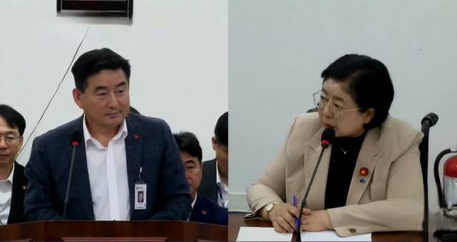 ▲김경미 의원(왼쪽)이 기초자치단체 설치에 대한 질의를 하고 있다.ⓒ제주도의회 방송 갈무리
