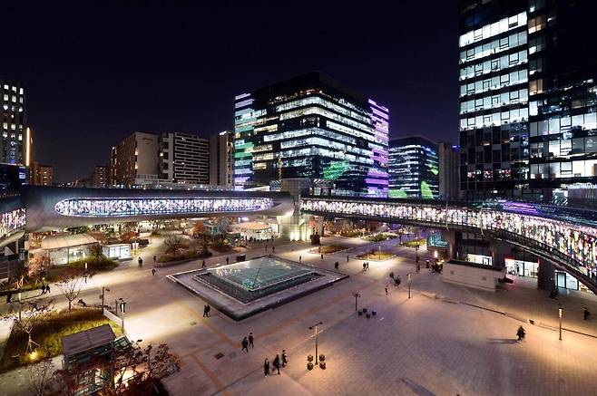 게임 업체들이 몰린 판교 밸리의 판교역. 성남시 제공