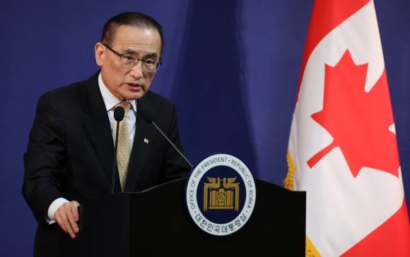 위성락 안보실장, G7 정상회의 관련 브리핑 - 위성락 대통령실 국가안보실장이 16일(현지시간) 캐나다 앨버타주 캘거리의 한 호텔의 한국 프레스센터에서 이재명 대통령의 주요 7개국(G7) 정상회의 관련 브리핑을 하고 있다.  연합뉴스