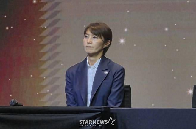 요시하라 도모코 흥국생명 신임 감독. /사진=김명석 기자