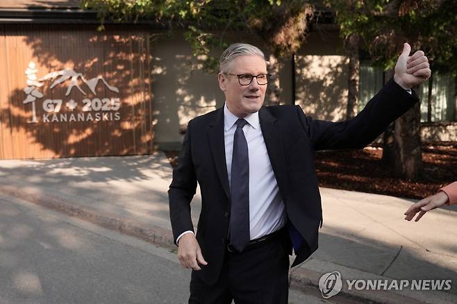 G7 정상회의장에 도착한 키어 스타머 영국 총리 [로이터 연합뉴스 재판매 및 DB 금지]