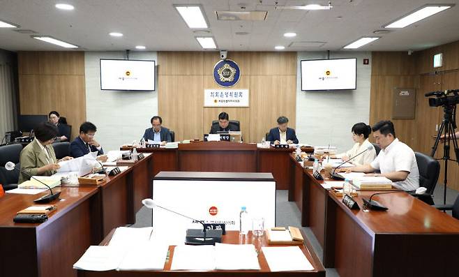 6월 17일 의회 운영위 회의 모습. 사진=시의회 제공.