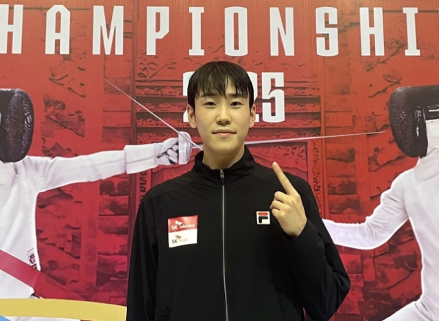 아시아선수권대회 남자 사브르 개인전에서 우승한 도경동. 대한펜싱협회 제공