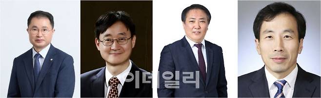 여운국(왼쪽부터) 변호사, 김국현 서울행정법원장, 장순욱 변호사, 류혁 변호사.