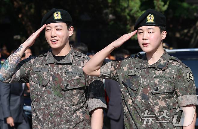 방탄소년단(BTS)의 정국 지민(오른쪽) ⓒ News1 권현진 기자