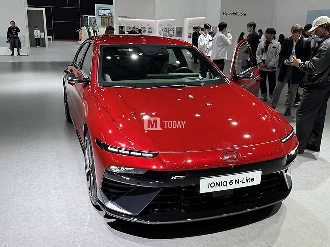 사진 : 2025 서울모빌리티쇼에 전시된 아이오닉 6 N 라인