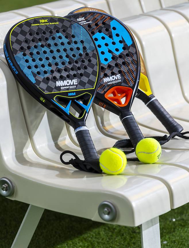 Padel rackets have no strings—only perforated holes. Made of carbon fiber, each weighs less than 400 grams. /Yang Soo-yeol