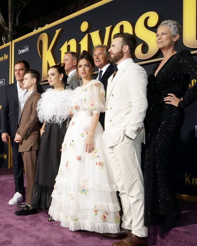 인스타그램 @ana_d_armas