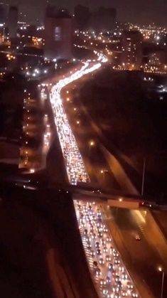 이스라엘과 이란의 무력 충돌이 격화하면서 17일(현지시간) 이란 수도 테헤란을 탈출하려는 행렬로 도로가 발디딜 틈이 없을 정도로 가득 찼다. ⓒ 로이터/연합뉴스