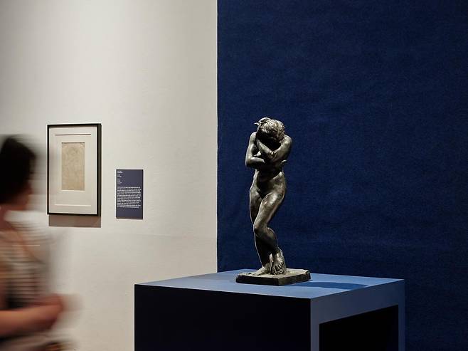 ‘로댕존’에서는 오귀스트 로댕의 브론즈 ‘이브’를 360도에서 감상할 수 있다.  가우디움어소시에이츠 제공