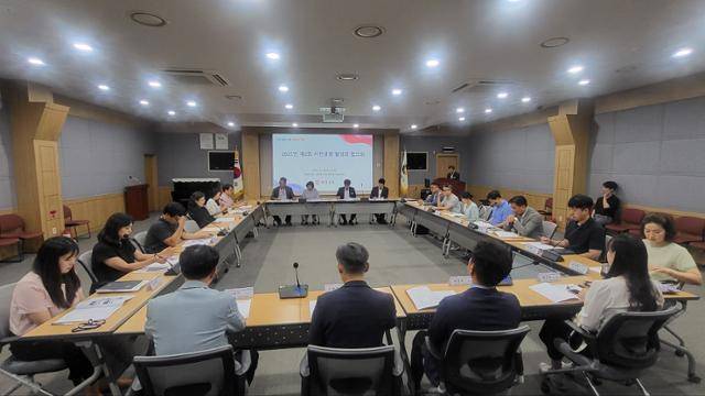 경남도는 18일 서부청사에서 '2025년 제2회 사천공항 활성화 협의회'를 열었다. 도는 사천공항을 중심으로 남중권 관광 거점화 방안을 본격 추진한다고 밝혔다. 경남도 제공