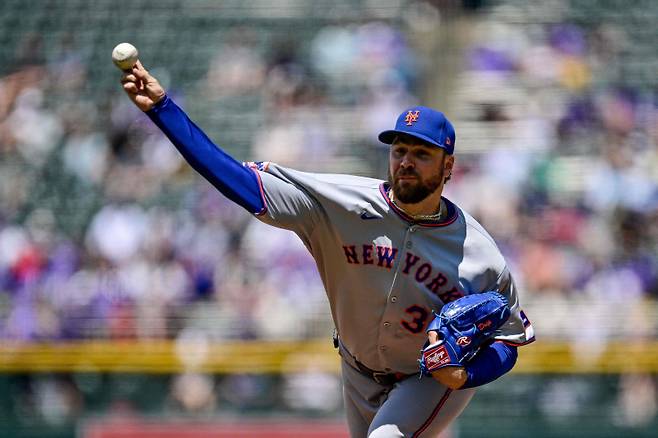 <yonhap photo-2311=""> DENVER, COLORADO - JUNE 8: Tylor Megill #38 of the New York Mets pitches in the first inning against the Colorado Rockies at Coors Field on June 8, 2025 in Denver, Colorado. Dustin Bradford/Getty Images/AFP (Photo by Dustin Bradford / GETTY IMAGES NORTH AMERICA / Getty Images via AFP)/2025-06-09 06:28:55/ <저작권자 ⓒ 1980-2025 ㈜연합뉴스. 무단 전재 재배포 금지, AI 학습 및 활용 금지></yonhap>