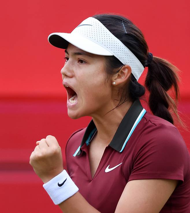 <yonhap photo-0331="">영국 테니스 스타 엠마 라두카누. [EPA=연합뉴스]</yonhap>