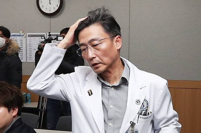 부산시의사회는 지난 11일 이국종 국군대전병원장을 보건복지부 장관에 공개 추천했다. 사진은 이 병원장.