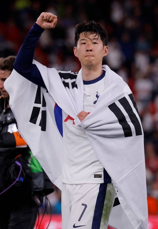 토트넘은 프리시즌 아시아 투어를 통해 홍콩에서 아스날, 서울에서 뉴캐슬 유나이티드를 상대한다. 손흥민은 아시아 최고의 스타로서 토트넘은 그를 중심으로 한 비즈니스에 나서고 있다. 손흥민 없이 아시아 투어가 진행되면 예상 수익은 당연히 낮아질 수밖에 없다. 사진=REUTERS=연합뉴스