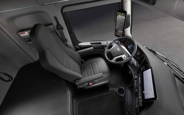 더 뉴 엑시언트