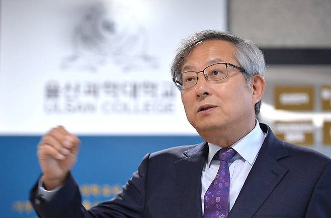 [울산=뉴시스] 조홍래 울산과학대 총장(울산과학대 제공) *재판매 및 DB 금지