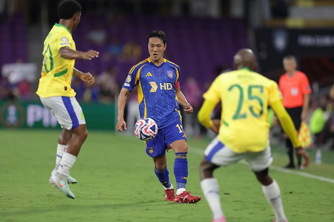 김영권의 드리볼 장면. 울산 HD 제공.