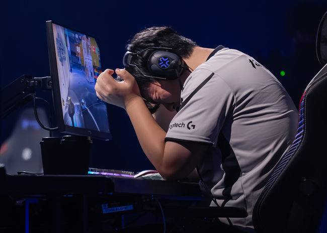 라이엇 게임즈 플리커.