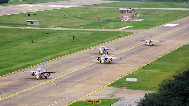 이륙 준비중인 FA-50 경공격기