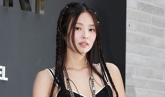 그룹 ‘블랙핑크’&nbsp;멤버 제니가 친부를 사칭한 A씨를 상대로 낸 출판물 배포 금지 소송에서 승소했다. 세계일보 자료사진