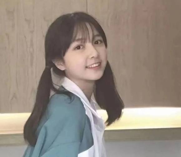 중국에서 ‘제2의 밀크티녀’로 불리는 장선신란. 바이두 캡처