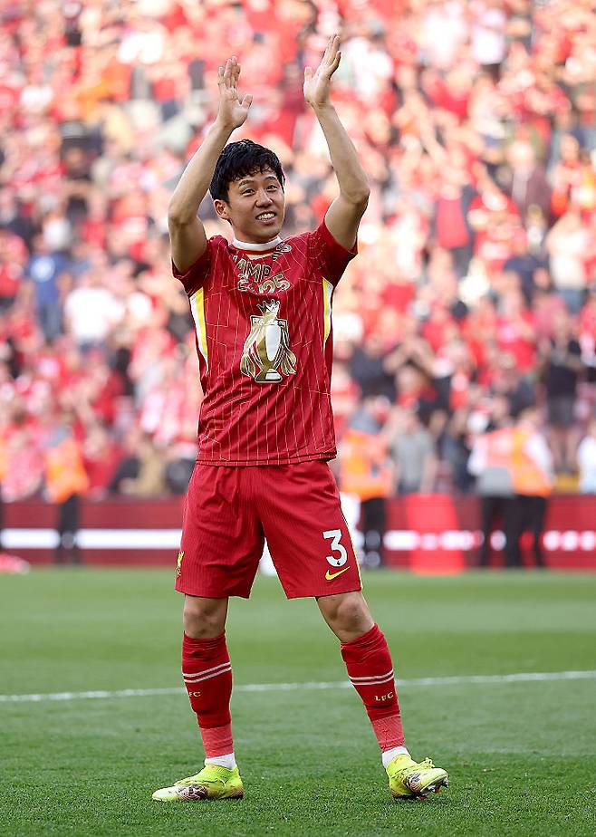 리버풀 엔도 와타루가 지난 4월 프리미어리그 우승 세리머니에서 기뻐하고 있다. Getty Images코리아