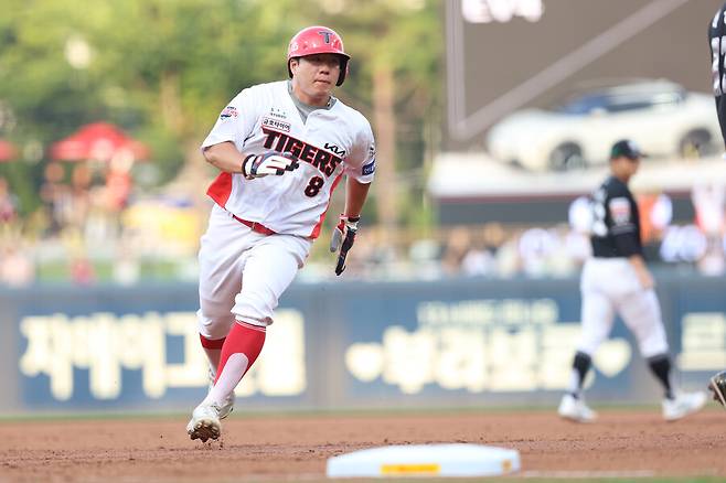 ▲ 대타로 나서 결승 2타점 적시타를 때린 이창진 ⓒKIA타이거즈