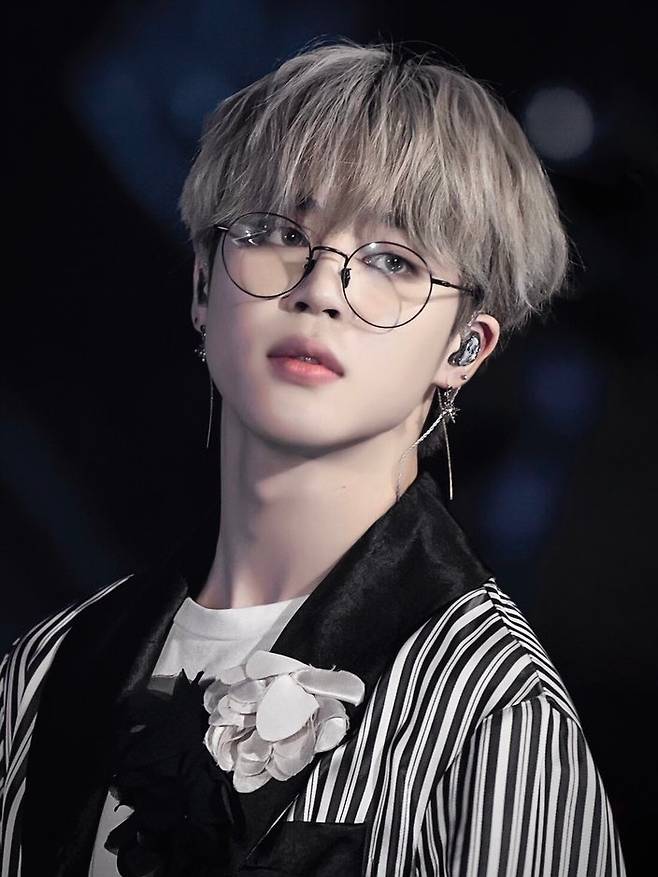 방탄소년단 지민 'Who' 애플뮤직 모스크바 차트 300일째 1위