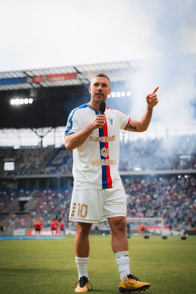 포돌스키. /사진=구르니크 공식 SNS