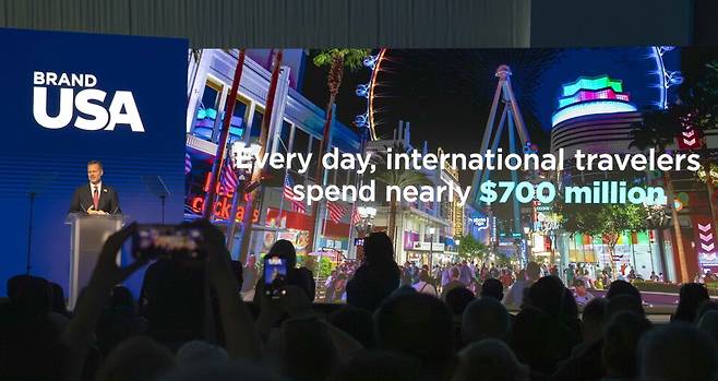 미국관광청 프레드 딕슨(Fred Dixon) 청장 및 CEO가 지난 16일 전세계 미디어를 대상으로 미국 여행의 새로운 글로벌 캠페인과 2024년 성과를 발표했다