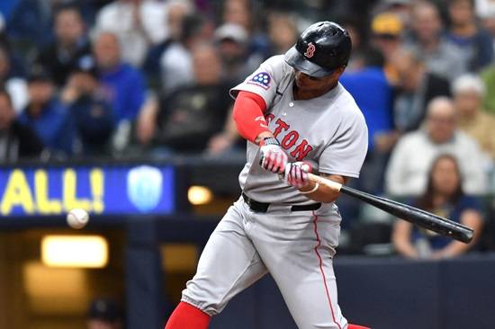 보스턴 레드삭스의 간판 타자였던 라파엘 데버스가 구단과 포지션 갈등 끝에 샌프란시스코 자이언츠로 트레이드됐다. 연합뉴스
