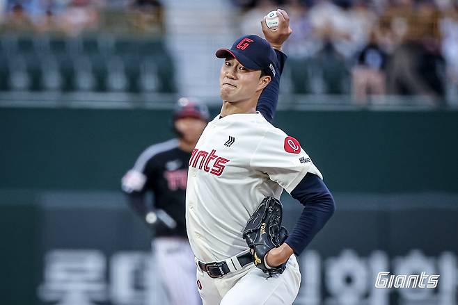 롯데 자이언츠 우완 파이어볼러 유망주 윤성빈이 지난 15일 문학 SSG 랜더스전에서 최고구속 157km/h를 찍으며 좋은 컨디션을 보여줬다. 사진 롯데 자이언츠