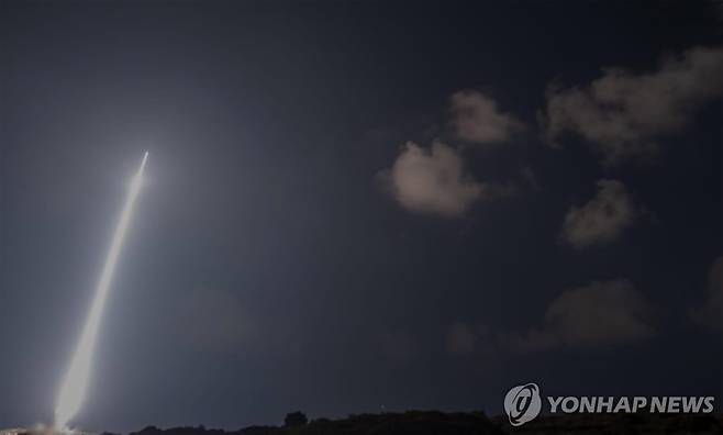 탄도미사일을 요격하는 이스라엘의 애로-2 요격 미사일 [EPA 연합뉴스 자료사진. 재판매 및 DB 금지]