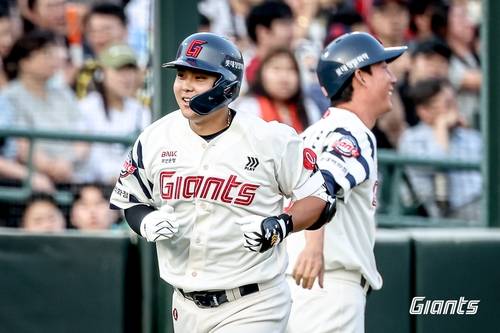 데뷔 첫 홈런을 날린 롯데 신인 포수 박재엽 [롯데 자이언츠 제공. 재판매 및 DB 금지]