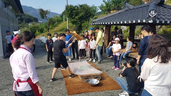 [사진=교동 장독대마을]