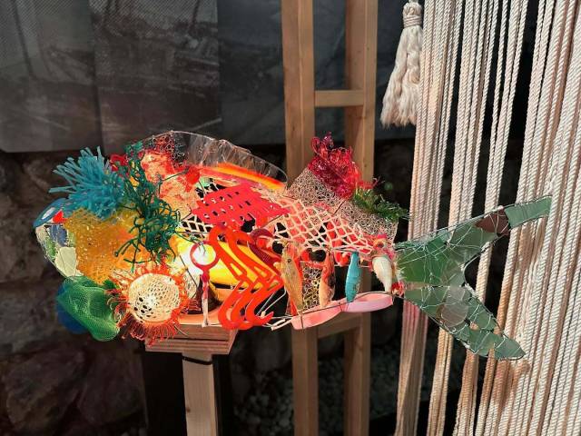 2024 비치코밍 기획 전시 업사이클링 작품. 김은영 기자