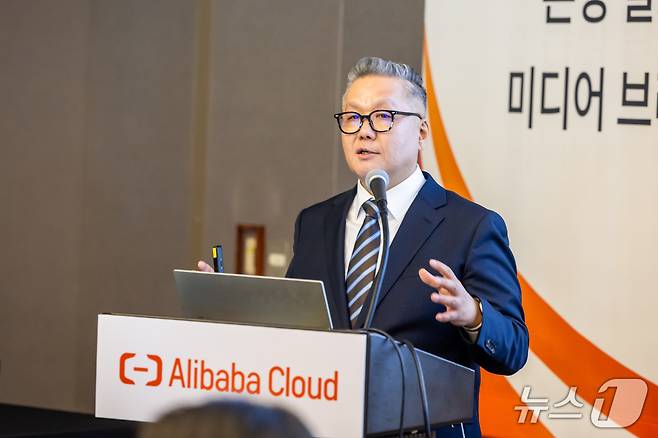 윤용준 알리바바 클라우드 인텔리전스 한국 총괄 지사장이 서울 삼성동 그랜드 인터컨티넨털 서울에서 열린 신규 데이터센터 출범 미디어 브리핑에서 발언하고 있다.(알리바바 클라우드 제공)